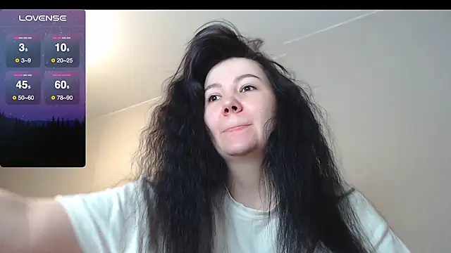 Snapshot of AlexaCruze chatting on 10-14-25, 06:52 AlexaCruze online show from 10-14-25, 06:52