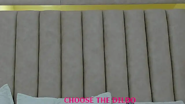 FreyaMoller online show from 11-12-25, 06:52