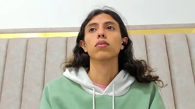 FreyaMoller online show from 03-18-26, 06:55