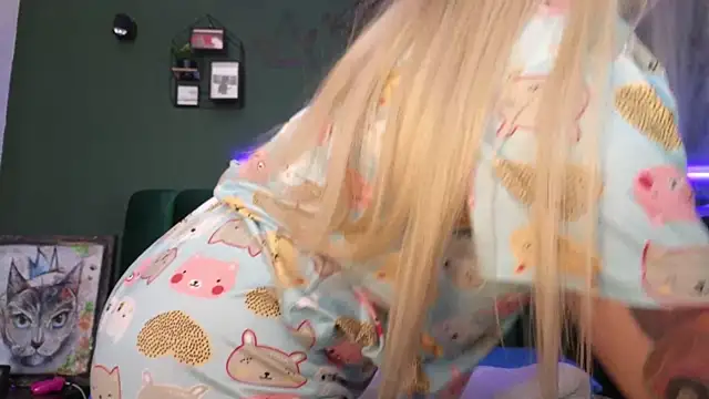 kimmie meow online show from 01-18-25, 06:32