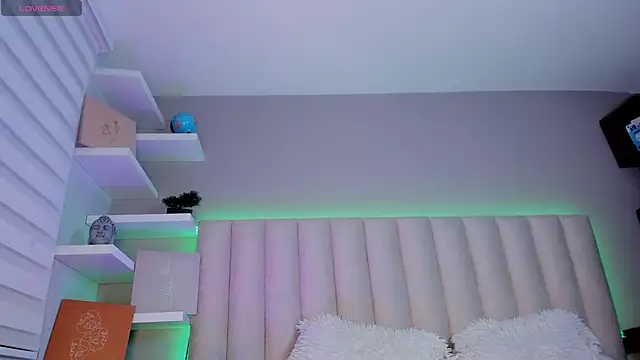 Sally  Walker online show from 10-23-25, 03:28