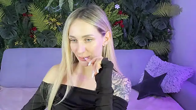 Horny Blond online show from 11-02-25, 09:11