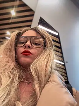 Snapshot of Times__Square chatting on 12-15-24, 11:23 Times Square online show from 12-15-24, 11:23