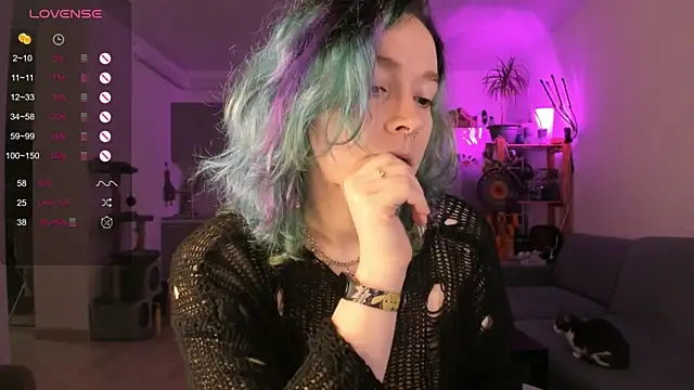 Snapshot of alisahug chatting on 01-17-26, 02:27 alisahug online show from 01-17-26, 02:27