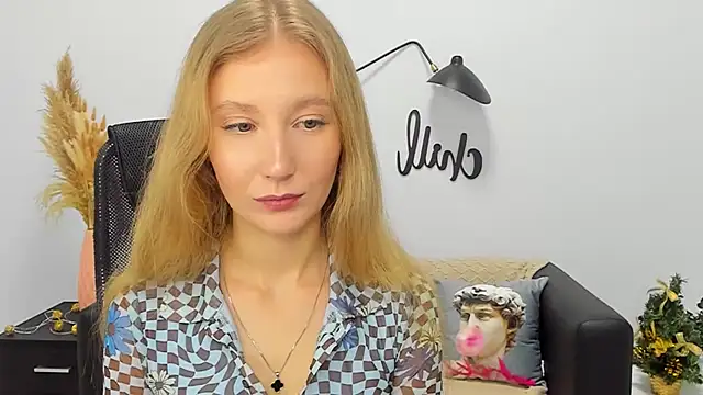 Snapshot of LolaWilsons chatting on 01-07-25, 11:16 LolaWilsons online show from 01-07-25, 11:16