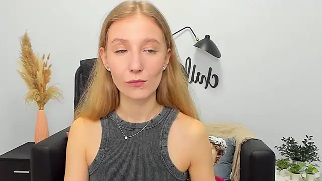 Snapshot of LolaWilsons chatting on 03-10-25, 02:05 LolaWilsons online show from 03-10-25, 02:05