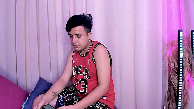 Snapshot of SlimLoves chatting on 03-01-26, 05:09 SlimLoves online show from 03-01-26, 05:09