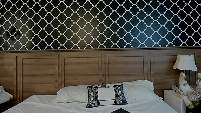 Snapshot of Amber_Rush_ chatting on 12-15-25, 10:47 Amber Rush online show from 12-15-25, 10:47