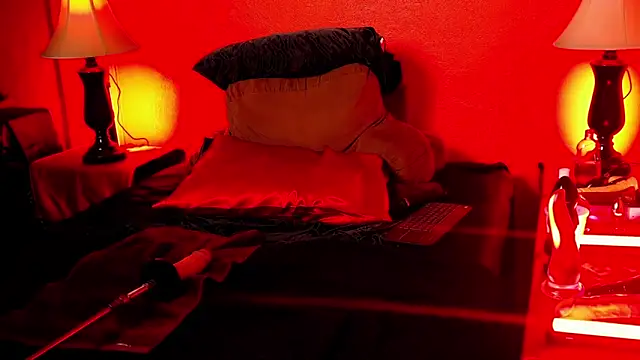 Snapshot of JenniferCD chatting on 11-22-25, 07:13 JenniferCD online show from 11-22-25, 07:13