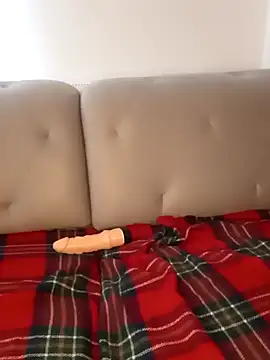 Snapshot of khaaleesiii chatting on 01-16-25, 11:26 khaaleesiii online show from 01-16-25, 11:26