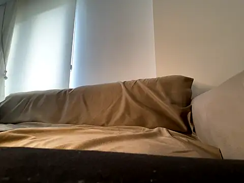 Snapshot of khaaleesiii chatting on 09-15-25, 08:14 khaaleesiii online show from 09-15-25, 08:14