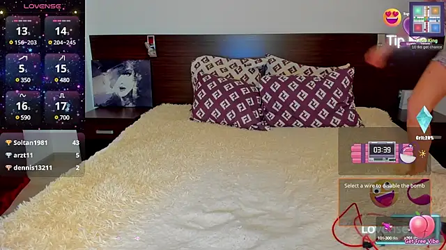 Hanna Becrett17 online show from 12-25-24, 10:06