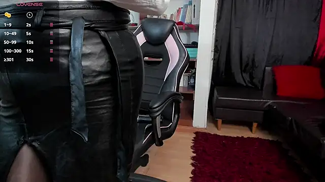 Snapshot of LiaTaylorr chatting on 02-14-26, 12:24 LiaTaylorr online show from 02-14-26, 12:24