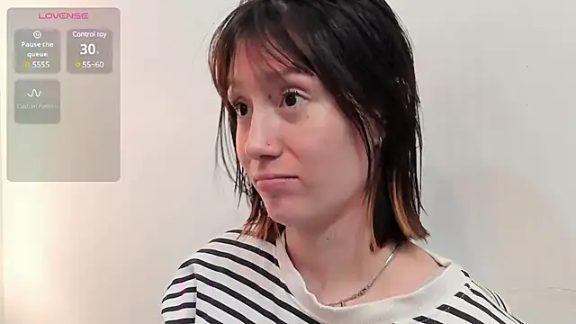 Snapshot of lizzy_davis_1 chatting on 03-06-25, 03:46 lizzy davis 1 online show from 03-06-25, 03:46