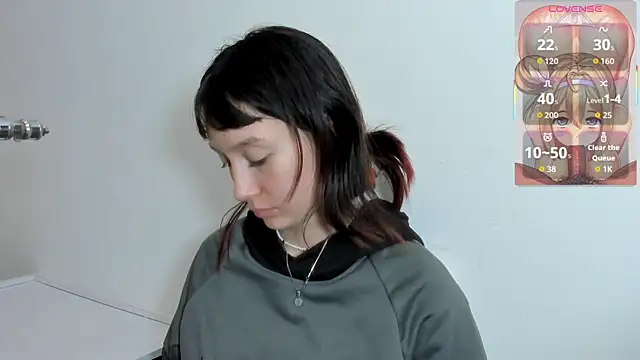 Snapshot of lizzy_davis_1 chatting on 11-13-25, 04:00 lizzy davis 1 online show from 11-13-25, 04:00