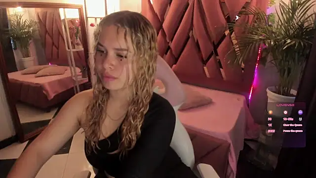 Snapshot of Haelycute chatting on 01-21-25, 11:13 Haelycute online show from 01-21-25, 11:13