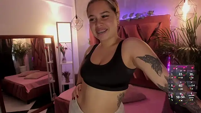 Snapshot of Haelycute chatting on 02-28-25, 11:25 Haelycute online show from 02-28-25, 11:25