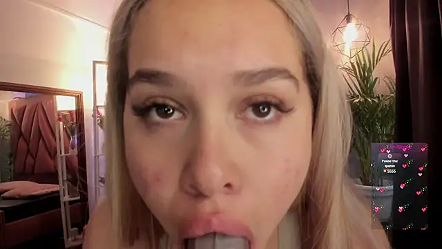 Snapshot of Haelycute chatting on 03-04-25, 11:29 Haelycute online show from 03-04-25, 11:29