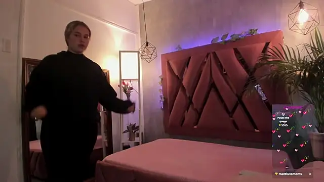 Snapshot of Haelycute chatting on 03-11-25, 11:33 Haelycute online show from 03-11-25, 11:33