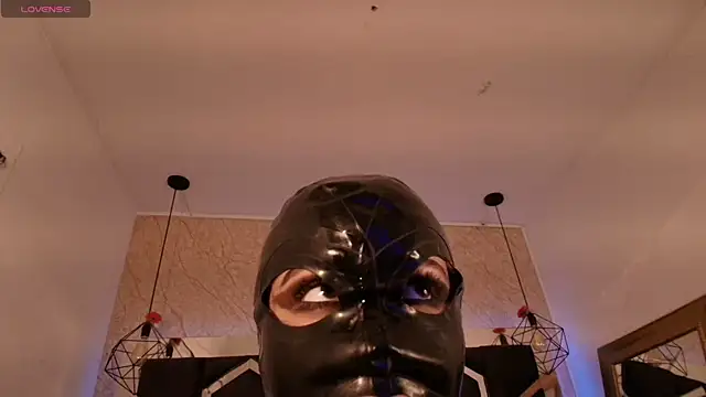 Snapshot of Haelycute chatting on 10-18-25, 07:58 Haelycute online show from 10-18-25, 07:58