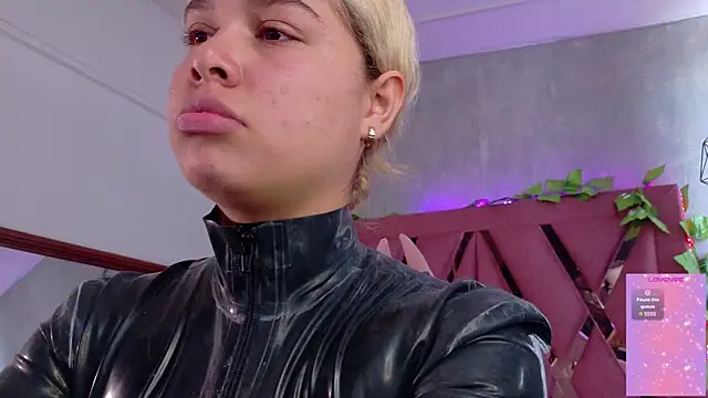 Snapshot of Haelycute chatting on 11-29-25, 12:41 Haelycute online show from 11-29-25, 12:41