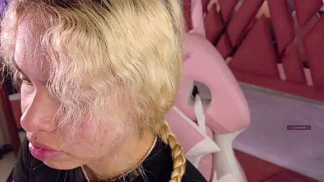 Snapshot of Haelycute chatting on 12-03-25, 11:19 Haelycute online show from 12-03-25, 11:19