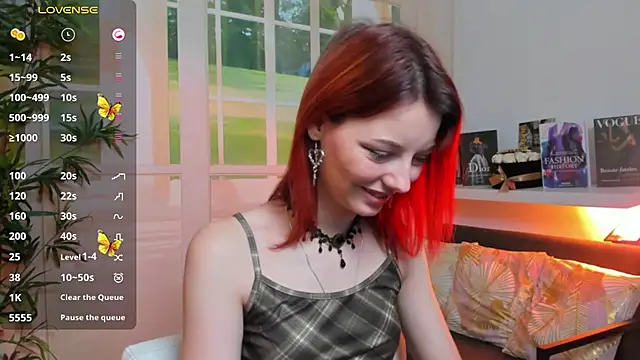 pretty little thing online show from 02-15-25, 01:53