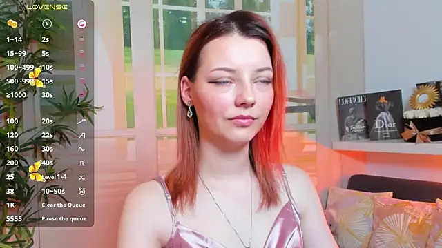 pretty little thing online show from 03-05-25, 01:39