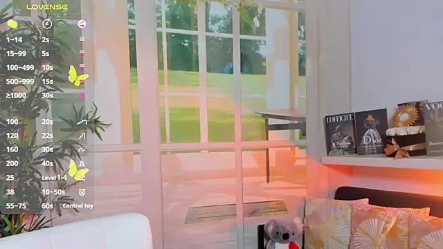 pretty little thing online show from 03-11-25, 01:05