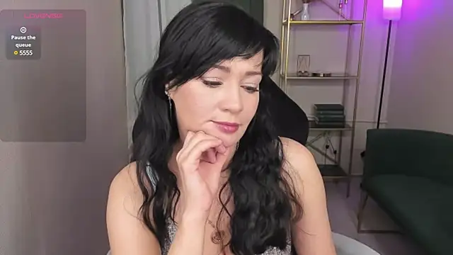 Snapshot of Julia__Frey chatting on 02-11-25, 08:52 Julia  Frey online show from 02-11-25, 08:52