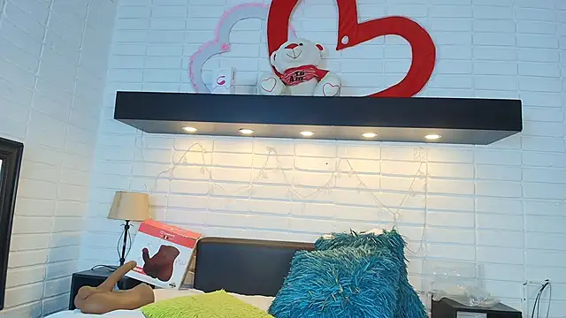 HannaBrave online show from 03-05-25, 12:33