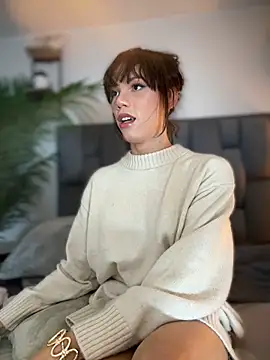 Carlita cute online show from 12-24-24, 12:44