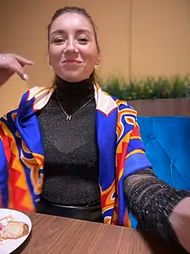 Snapshot of Crazy-Rosa chatting on 12-25-24, 02:45 Crazy-Rosa online show from 12-25-24, 02:45