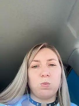 Snapshot of Crazy-Rosa chatting on 02-22-25, 05:44 Crazy-Rosa online show from 02-22-25, 05:44