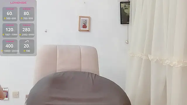 Snapshot of hhjiaxuan chatting on 03-10-25, 05:50 hhjiaxuan online show from 03-10-25, 05:50