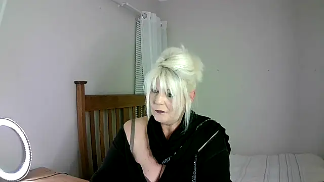 Miahotmilf online show from 02-28-25, 07:35