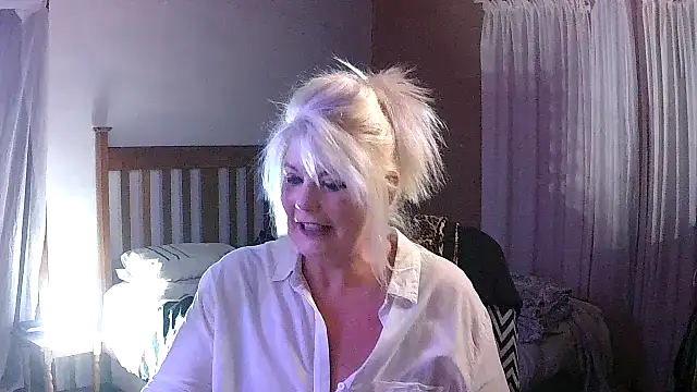 Miahotmilf online show from 01-10-26, 08:10