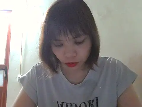 Snapshot of Angela-Eira chatting on 09-12-25, 09:04 Angela-Eira online show from 09-12-25, 09:04