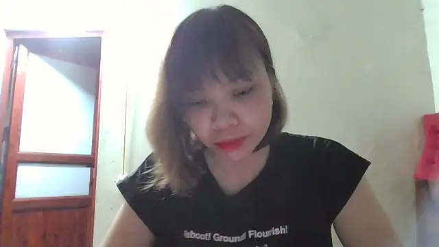 Snapshot of Angela-Eira chatting on 10-09-25, 09:13 Angela-Eira online show from 10-09-25, 09:13