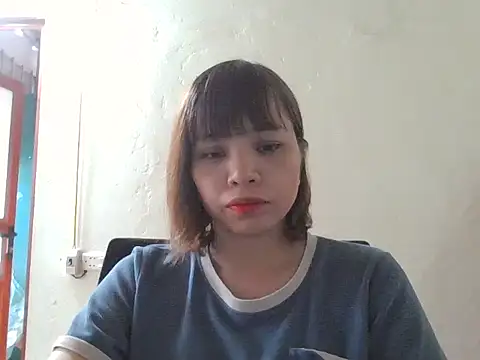 Snapshot of Angela-Eira chatting on 10-17-25, 09:12 Angela-Eira online show from 10-17-25, 09:12