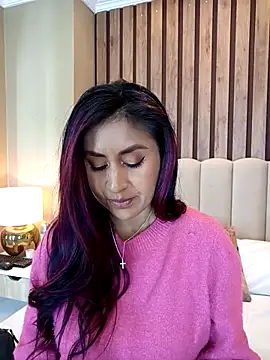 Snapshot of MonicaMoret chatting on 03-15-25, 12:24 MonicaMoret online show from 03-15-25, 12:24