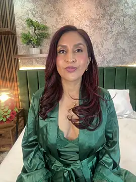 Snapshot of MonicaMoret chatting on 06-27-26, 12:22 MonicaMoret online show from 06-27-26, 12:22