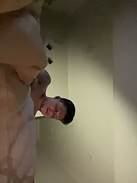 Snapshot of HFDYJLO chatting on 05-16-26, 01:13 HFDYJLO online show from 05-16-26, 01:13