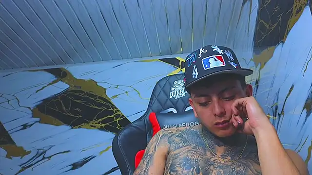 Kevin22 222 online show from 11-27-25, 05:09