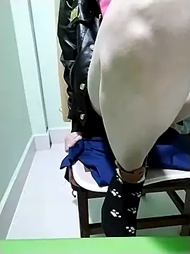 Luxcute286 online show from 02-17-25, 01:10