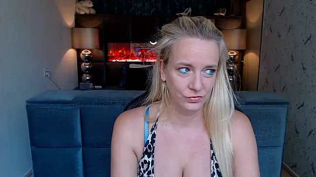 Snapshot of Wendysexyx chatting on 09-10-25, 07:08 Wendysexyx online show from 09-10-25, 07:08