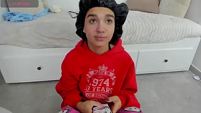 Snapshot of manely1 chatting on 02-14-26, 06:04 manely1 online show from 02-14-26, 06:04