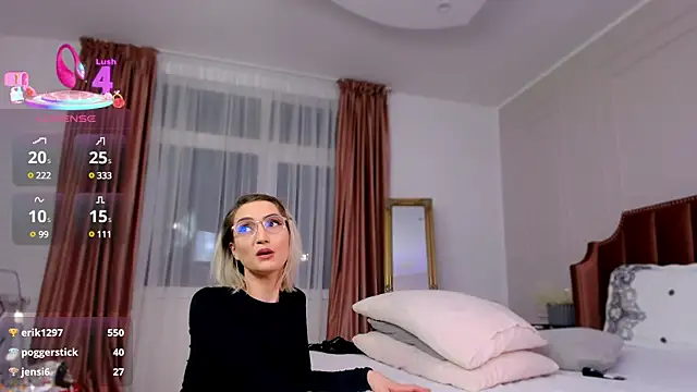 Snapshot of CharmingAnnie chatting on 03-12-25, 09:24 CharmingAnnie online show from 03-12-25, 09:24