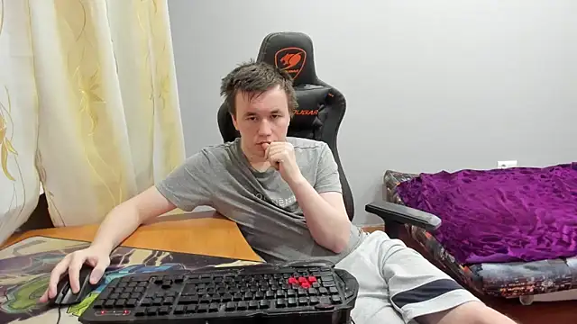 iliaskrislove online show from 12-15-25, 01:54