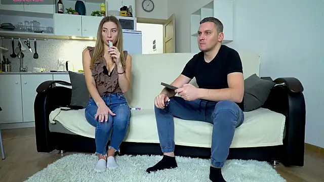 Snapshot of littlesweettifany chatting on 12-09-24, 01:02 littlesweettifany online show from 12-09-24, 01:02